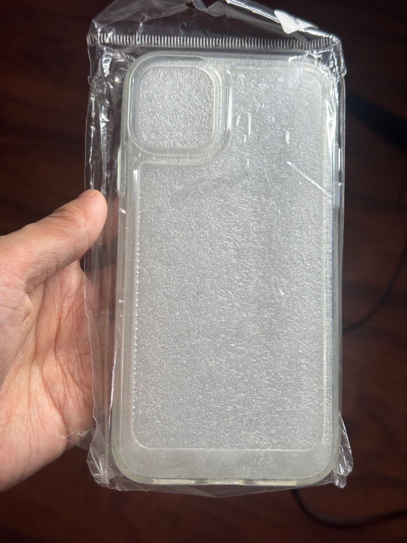 iPhone 11 clear case (Category: Cases & Sleeves) located in Pasig City. Submitted by beautyloversph (Listing ID 1346211707, Image 2). Description: Not used 💜.