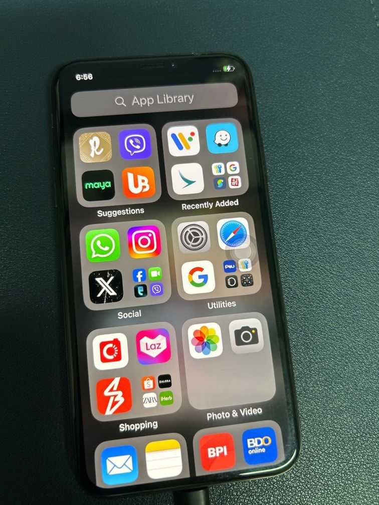 iPhone Xs 256 GB Black (Category: iPhone X Series) located in Pasig City. Submitted by closet4hope (Listing ID 1346220213, Image 2). Description: Working condition , phone only Battery health at 75% (see last photo) RFS - upgraded to newer model Not for fussy buyer.
