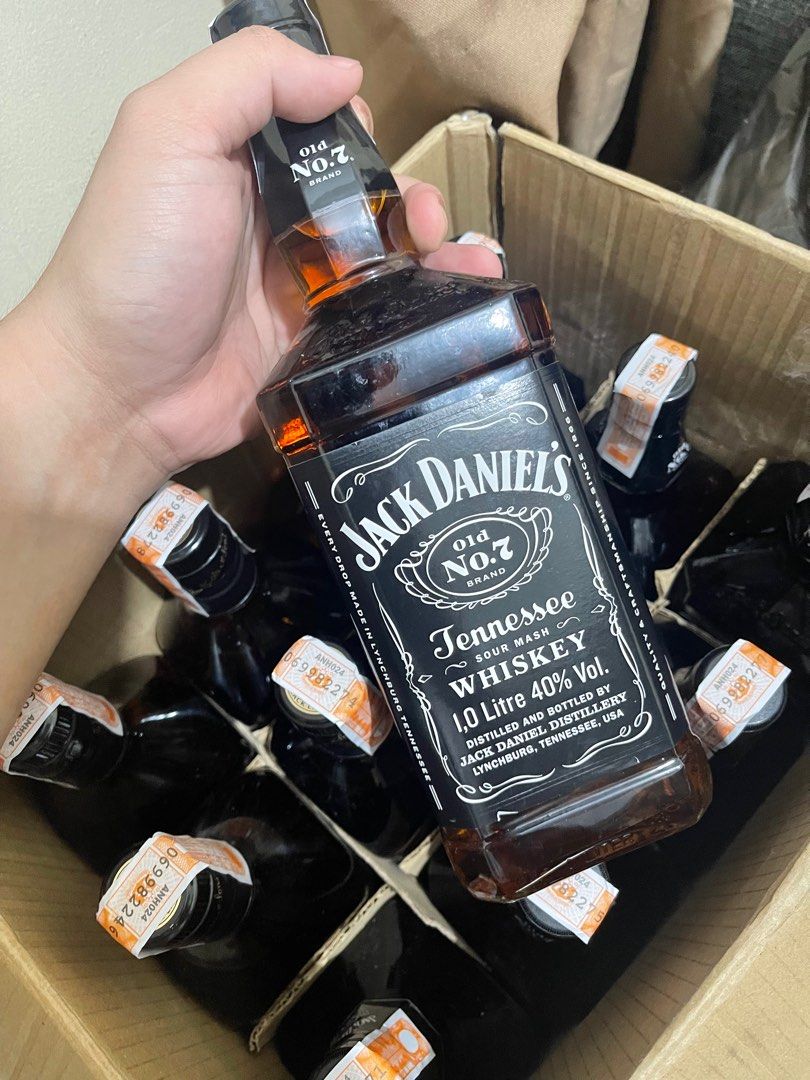 JACK DANIELS 1litre (Category: Beverages) located in Quezon City. Submitted by a_yuumi (Listing ID 1346269995, Image 1). Description: BELOW SRP NAPO YAN 🍻🍻.
