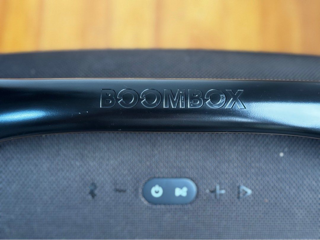 JBL Boombox Portable Bluetooth Speaker (Category: Soundbars, Speakers & Amplifiers) located in Talisay. Submitted by kim_rey (Listing ID 1346199553, Image 2). Description: JBL Boombox v1 comes with charger slightly used.