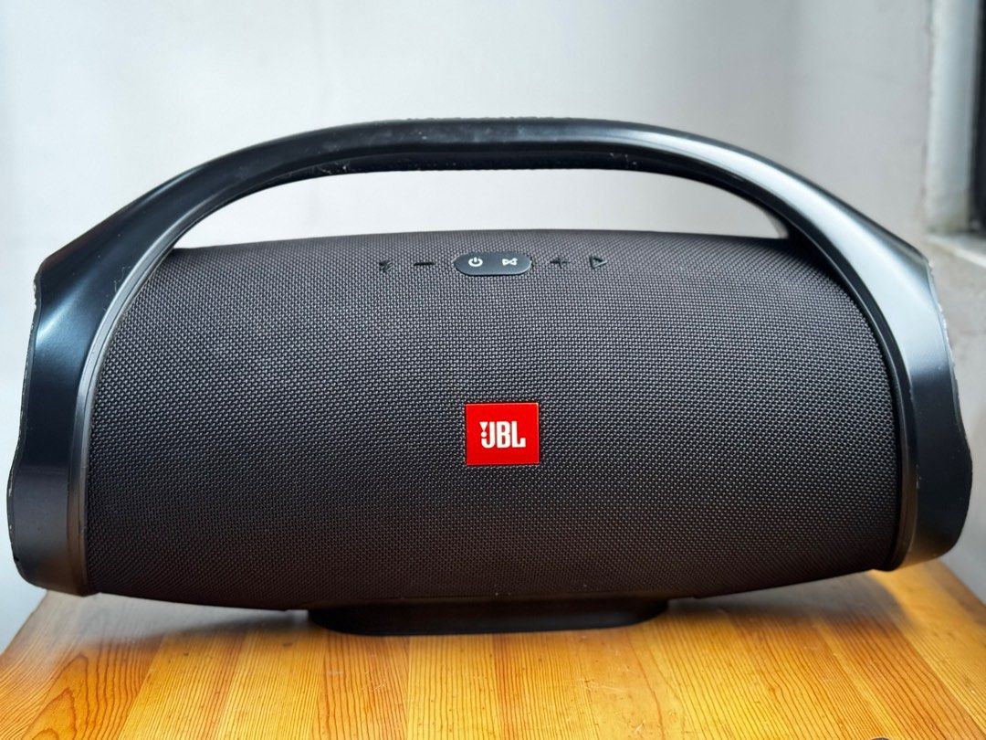 JBL Boombox Portable Bluetooth Speaker (Category: Soundbars, Speakers & Amplifiers) located in Talisay. Submitted by kim_rey (Listing ID 1346199553, Image 1). Description: JBL Boombox v1 comes with charger slightly used.