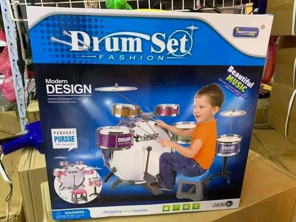 Kids drum set (Category: Musical Instruments) located in Manila. Submitted by jelai.cybyb (Listing ID 1346198074, Image 1). Description: .