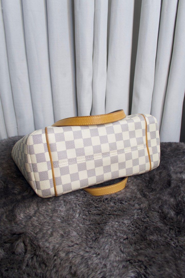 LV Totally Damier Azur (Category: Luxury Bags & Wallets) located in Quezon City. Submitted by theluxurycityph. (Listing ID 1346161809, Image 3). Description: Totally Damier Azur 💛 it comes with 💌 — send us a message for inquiries *color may vary due to lighting* *please review all the photos provided (you can ask for more detailed pictures). the item is sold as is, and all purchases are considered final with NO possibility of exhange or refund.