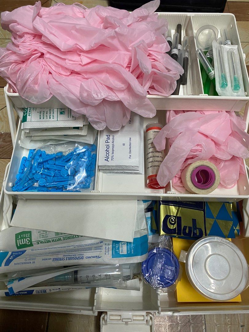 Medtech Phleb Kit w/ Free Olfu Medtech Lace (Category: Medical Supplies & Tools) located in Manila. Submitted by loeyjean (Listing ID 1346140496, Image 1). Description: Medtech Phleb Kit Inclusions: 3 layer white tackle box 25 pc vacutainer tubes (edta, sst, heparin, citrate, red top, fluoride) 6 Butterfly needles (21g, 23g) 9 ETS needles (21g) 1 ETS holder Cotton swabs 5pcs each of 5 & 10 mL Pasteur pipettes 12pcs 5cc Disposable syringes 1pc 10c