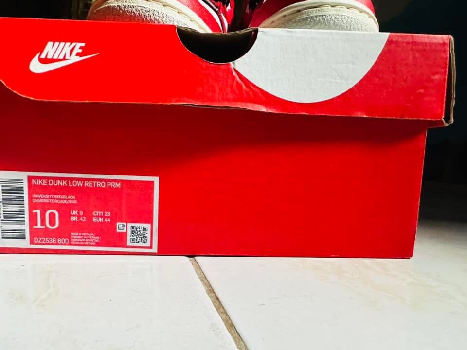 NIKE DUNK LOW CHICAGO SPLIT (Category: Sneakers) located in Batangas. Submitted by ryanjaycalalo222261934 (Listing ID 1346129584, Image 2). Description: SIZE 10 Nasukat lng .