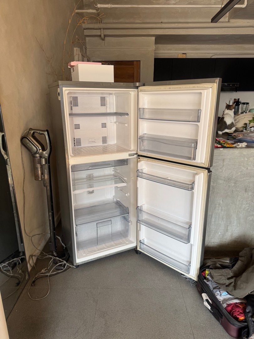 Panasonic ref (Category: Refrigerators and Freezers) located in Quezon City. Submitted by decluttering2472025 (Listing ID 1346125345, Image 1). Description: Used panasonic fridge. As is condition. Pick up timog area. Works fine, no history of repairs.