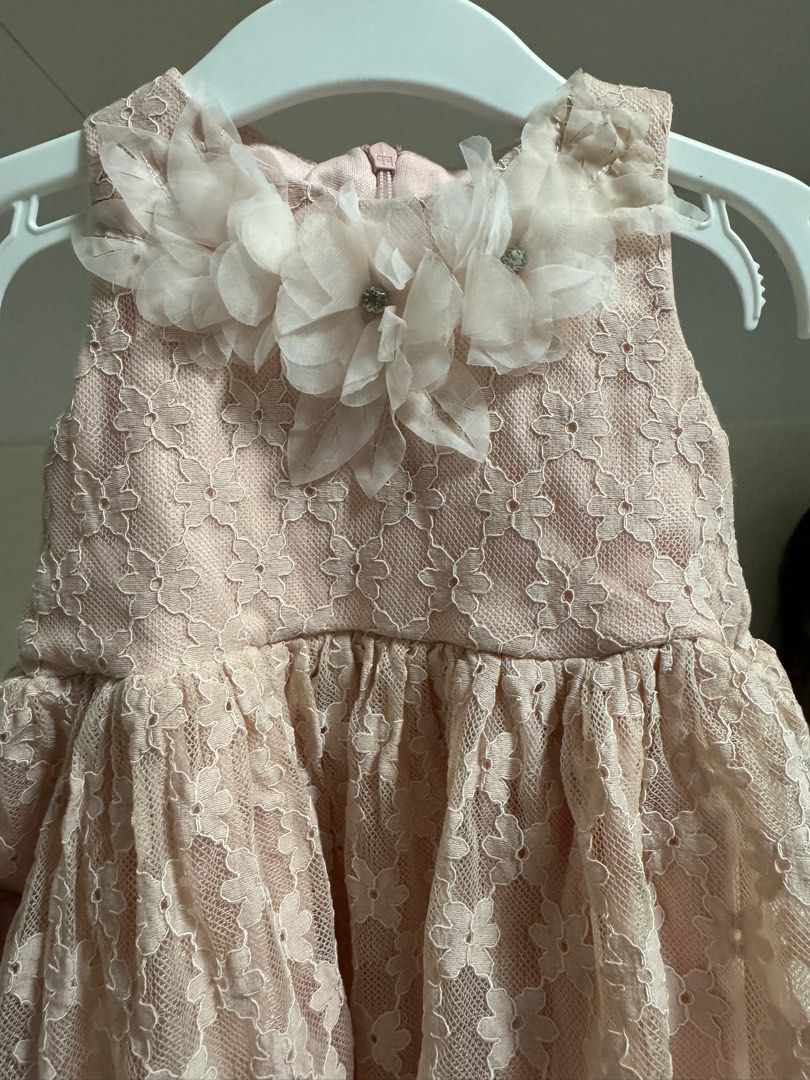 Peppermint (Category: Babies & Kids Fashion) located in Quezon City. Submitted by appuru22 (Listing ID 1346297195, Image 3). Description: Peppermint dress for 12 months old Used 3 times for photoshoot..