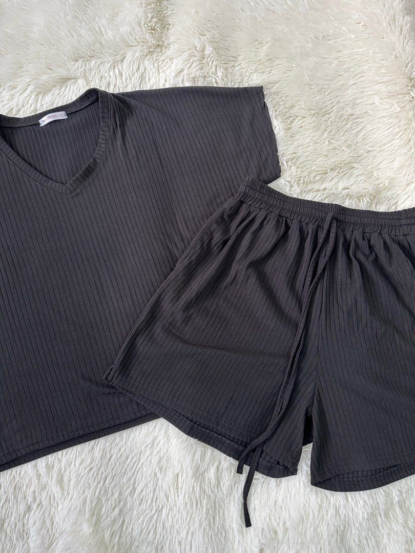 Plus Size Terno -Vneck - Black (Category: Sets or Coordinates) located in Mandaluyong City. Submitted by jelay_preloved (Listing ID 1346249491, Image 2). Description: ✿ Reason for selling: The fit is not nice on me ✿ 100% new ✿ Fits medium to 2XL ✿ Shipping not included ✿ J&T | lalamove.