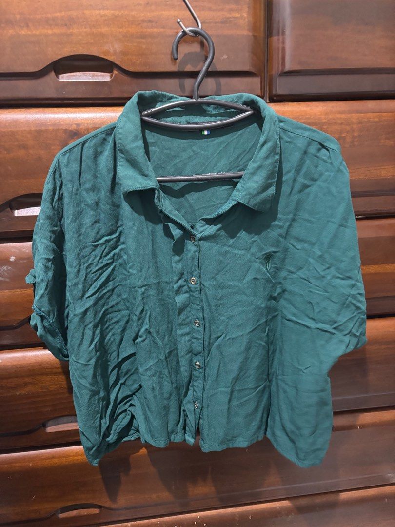 Preloved bossini blouse (Category: Blouses) located in Mangaldan. Submitted by prelovedstuffcm (Listing ID 1346243329, Image 1). Description: Preloved bossini blouse. Crop top ang design. Xl on tag. .