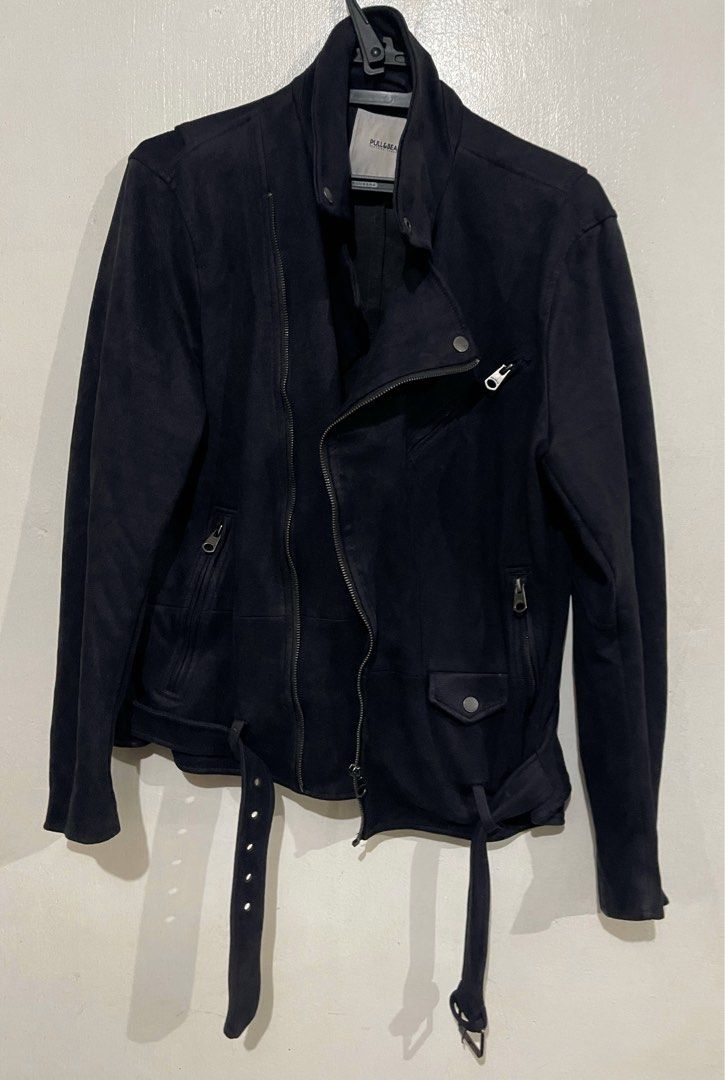 PULL N BEAR SUEDE JACKET (Category: Coats, Jackets and Outerwear) located in Manila. Submitted by patxoxo95885 (Listing ID 1346183262, Image 1). Description: Used but not abused Original Size fits medium to large Color black Motorcycle Jacket .