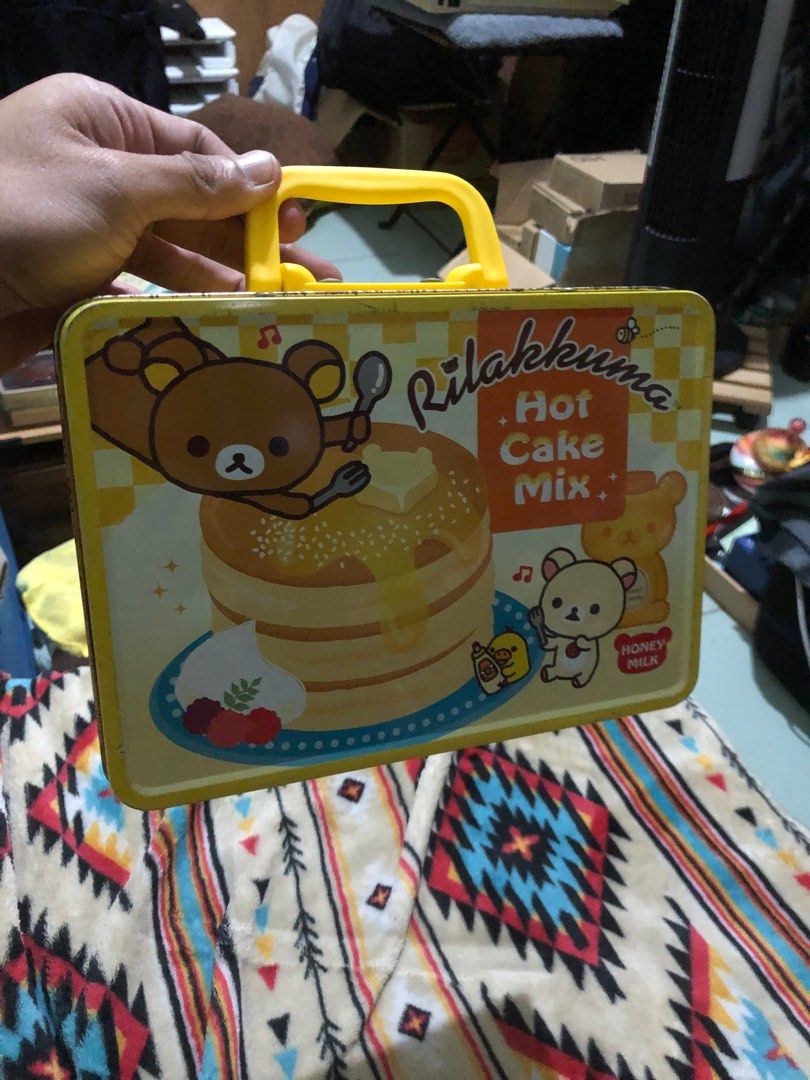 Rilakkuma gummi drip tin can lunch box (Category: Food Organization & Storage) located in Quezon City. Submitted by markgolveo (Listing ID 1346220216, Image 2). Description: Rilakkuma gummi drip tin can lunch box.