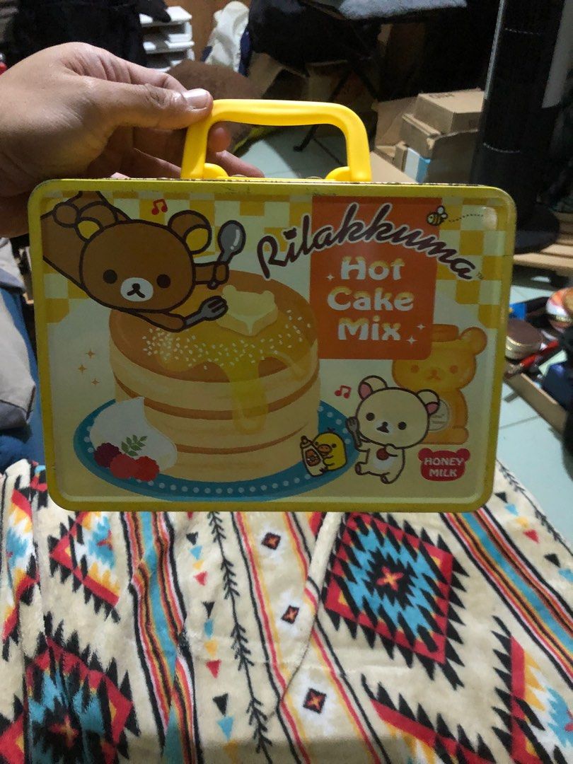 Rilakkuma gummi drip tin can lunch box (Category: Food Organization & Storage) located in Quezon City. Submitted by markgolveo (Listing ID 1346220216, Image 1). Description: Rilakkuma gummi drip tin can lunch box.