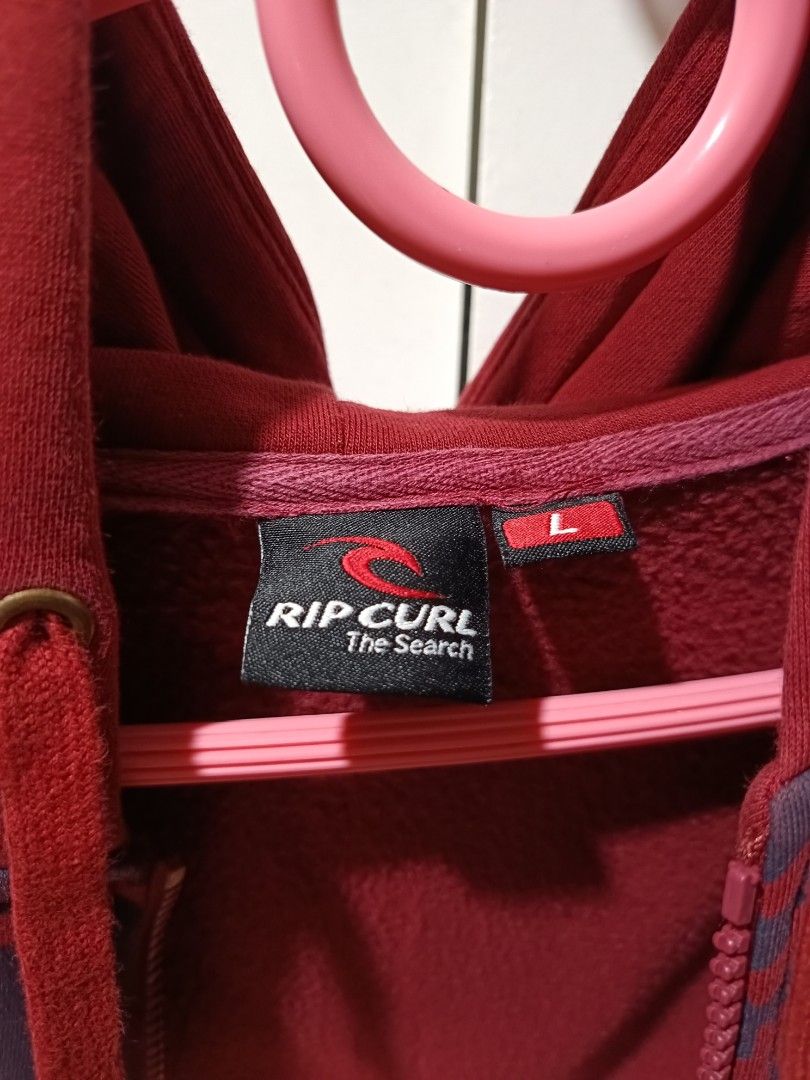 Rip curl Jacket ( Surf Brand ) (Category: Coats, Jackets and Outerwear) located in Legazpi City. Submitted by jackandersonss (Listing ID 1346291911, Image 3). Description: Rip curl Jacket size large pm if interested item will be washed before receiving.