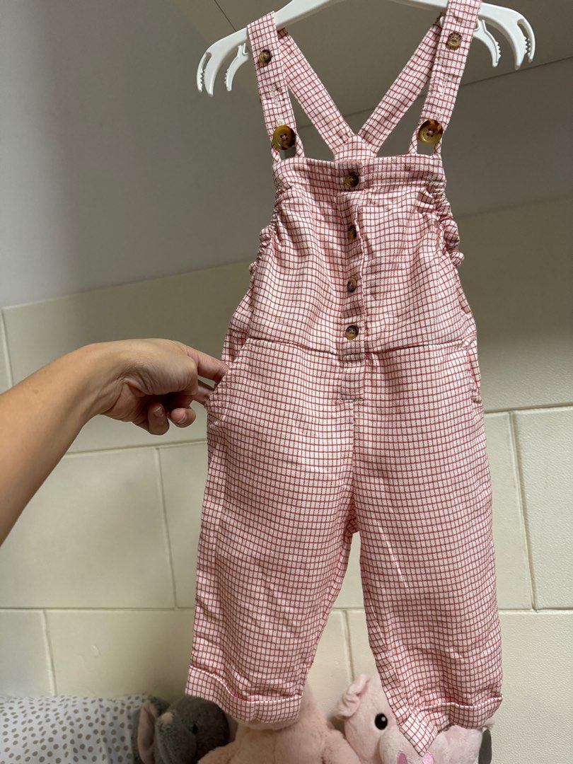 Set jumpsuit & dress from Gingersnap (Category: Babies & Kids Fashion) located in Quezon City. Submitted by appuru22 (Listing ID 1346297068, Image 2). Description: 6 -12 months Gingersnap.