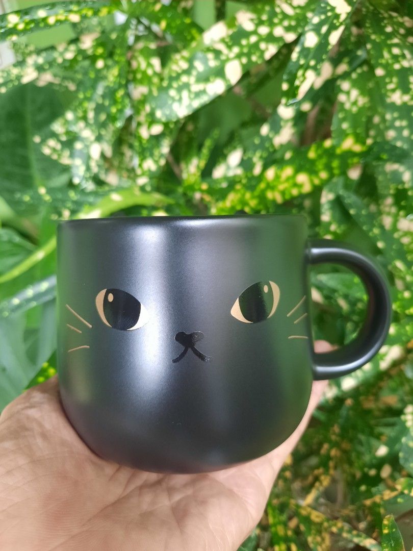 Starbucks Cat Mug (Category: Coffee & Tea Tableware) located in Quezon City. Submitted by danilo.danilo4 (Listing ID 1346119892, Image 2). Description: Starbucks cat mug 1000 each 4mug available with SKU.