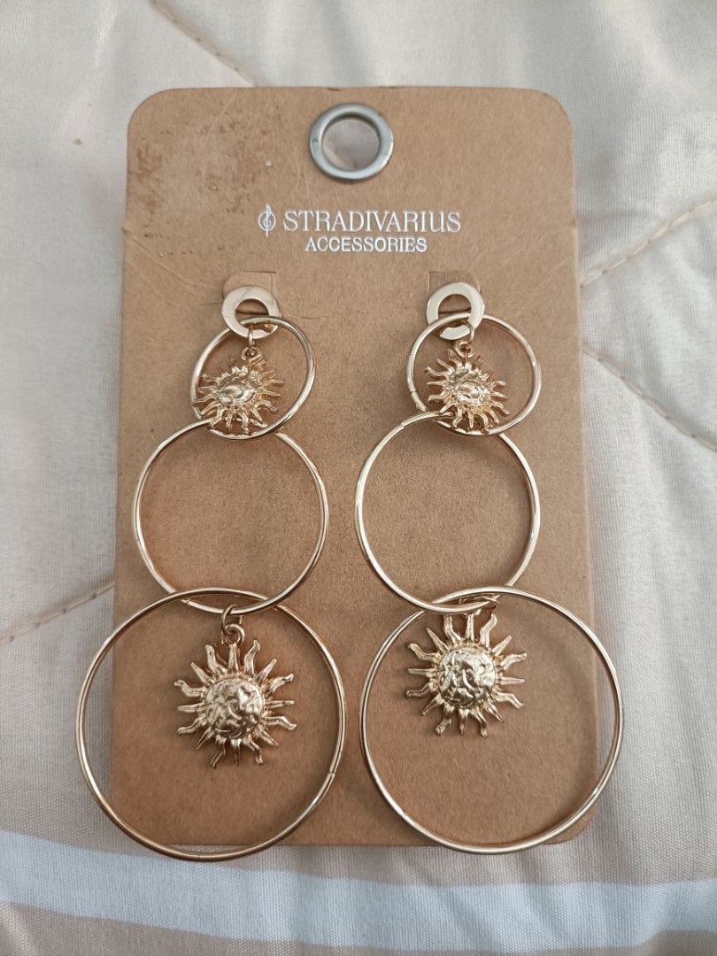 Stradivarius Earrings (Category: Earrings) located in Manila. Submitted by mhonicz (Listing ID 1346158563, Image 1). Description: Stradivarius Earrings - Stainless Fashion Earrings - Suitable for Evening Parties, Formal Occasion, Costume Parties - RFS: too many earrings need to declutter (BRAND NEW) - Original price w/ tag at the back 9 Euro equivalent to php 543.00 - Mode of payment: G Cash, BPI / BDO Bank transfer - Delivery by lalamove or grab
