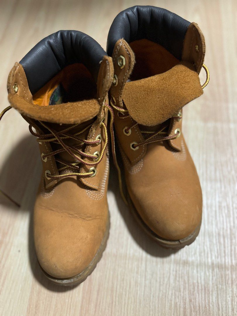 Timberland 5.5W (Category: Boots) located in Quezon City. Submitted by appuru22 (Listing ID 1346296322, Image 2). Description: Authentic Timberland This is Size 5.5 W Fits 23cm to 23.5cm .