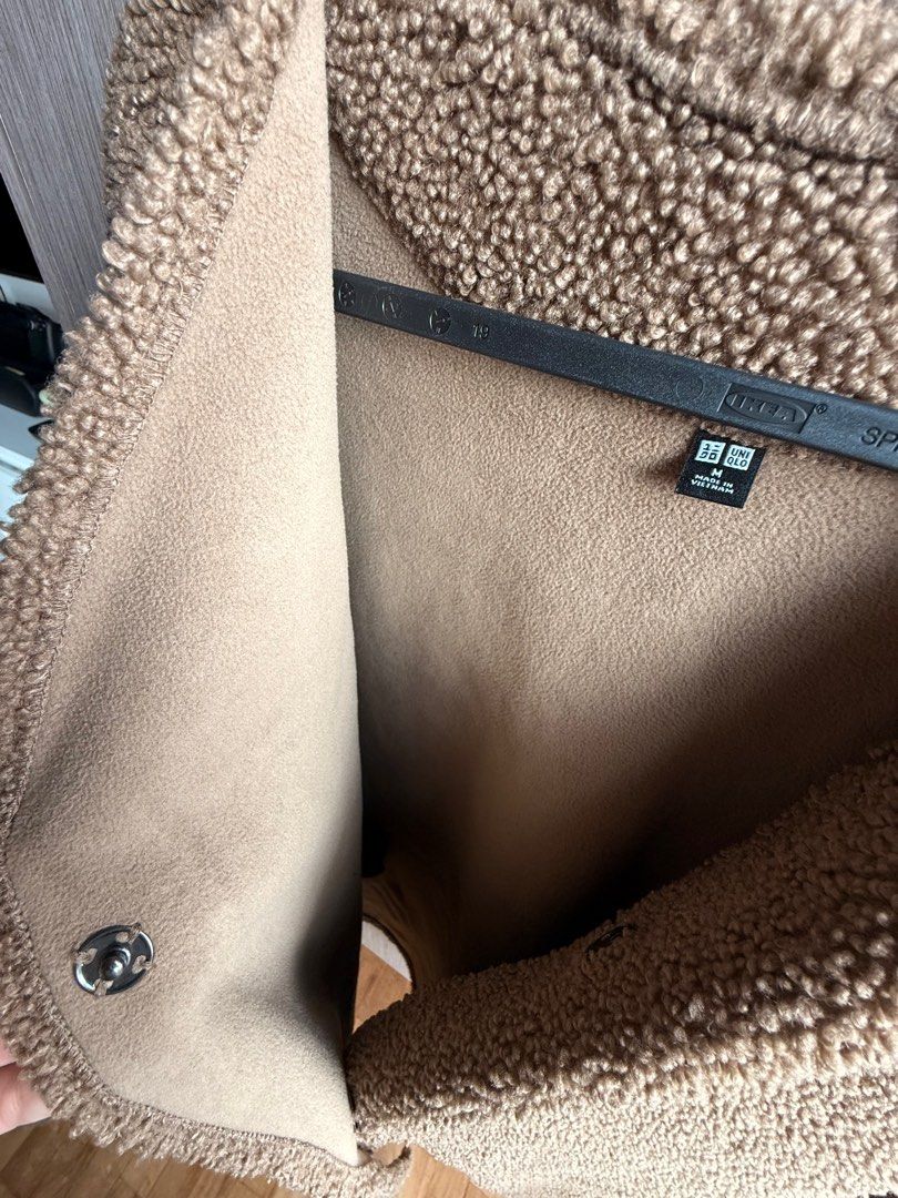 Uniqlo Brown Fleece Coat (Category: Coats, Jackets and Outerwear) located in Makati City. Submitted by anbnchn (Listing ID 1345474318, Image 3). Description: 🩷 Uniqlo Brown Fleece Coat 🩷 Fleece-lined inside 🩷 Perfect for Fall - Winter 🩷 Size M RFS: Not used anymore.