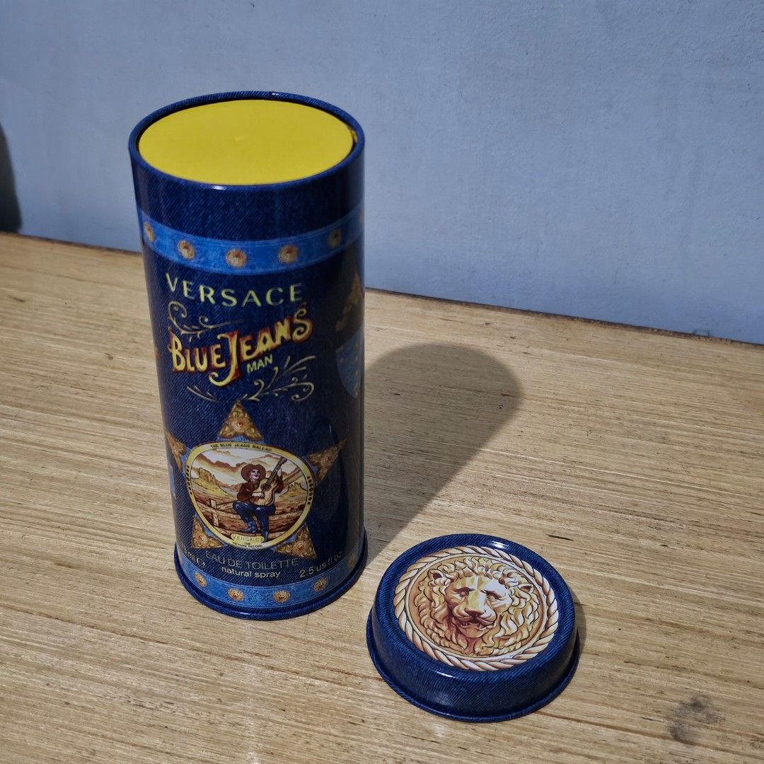Versace Blue Jeans 75ml (Category: Everything Else Others) located in Quezon City. Submitted by reply_1982 (Listing ID 1346300726, Image 3). Description: Eu De Toilette Legit from US. Binuksan ko to check yung laman..