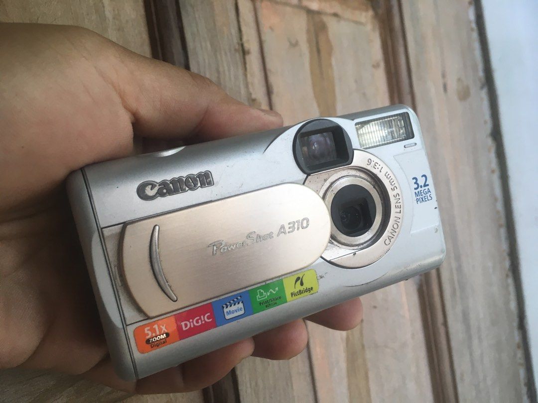 Vintage canon -with issues (Category: Cameras) located in Las Pinas. Submitted by film101 (Listing ID 1346164916, Image 1). Description: Canon WITH ISSUES or papagawa 1.Pag nkaopen lens nakawhitescreen 2.Pag nkaview pics may lines pababa check pics above No return noexchnge no refunds the above issues mentioned un ng issues.
