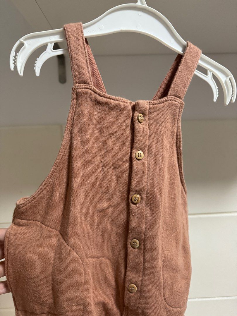 Zara Jumpsuit (Category: Jumpsuits) located in Quezon City. Submitted by appuru22 (Listing ID 1346296486, Image 2). Description: Zara Jumpsuit .