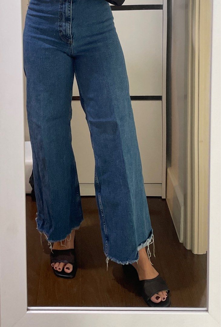 Zara wide legged cropped jeans (Category: Jeans) located in Makati City. Submitted by best.seconds (Listing ID 1346231143, Image 1). Description: Size US 8 on tag but altered for a US 4. Used twice only. Rfs: too many jeans .