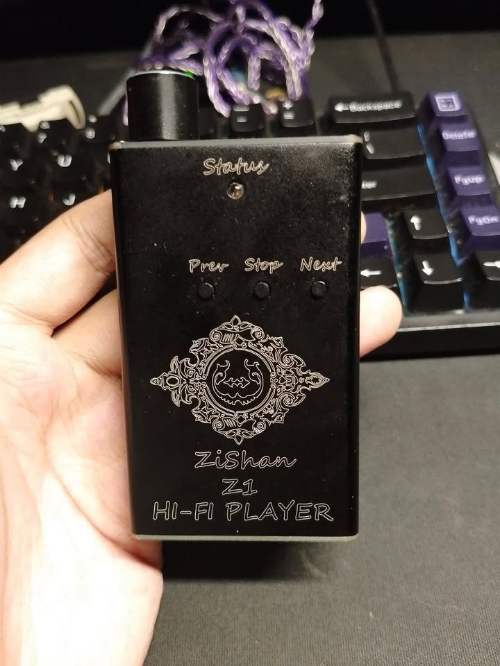 Zishan Z1 + opamp (Category: Portable Music Players) located in Cainta. Submitted by iamsandman (Listing ID 1346232061, Image 1). Description: - extra opamp - carry case rfs: upgrade Gcash/Lalamove/Grab COD Item is coming from Cainta .