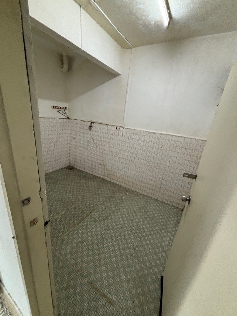 FOR SALE workers shophouse NEAR MRT DT/EW AND EATERIES//Near city less than 10 mins away 63109199330690113