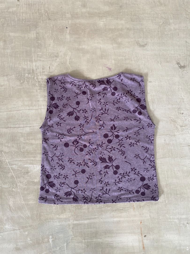 90s violet boatneck top (Category: Sleeveless) located in Bacolod City. Submitted by found.objects (Listing ID 1346432381, Image 1). Description: resawn from thrifted clothing <3 fits XS-M.