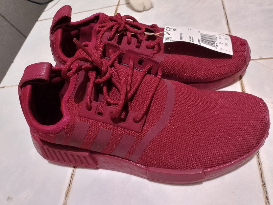 Adidas Legacy Burgundy size 7 (Category: Sneakers) located in Taytay. Submitted by beas_stuff (Listing ID 1346306096, Image 1). Description: Brand new.. original from US. no box. RFS: need funds.