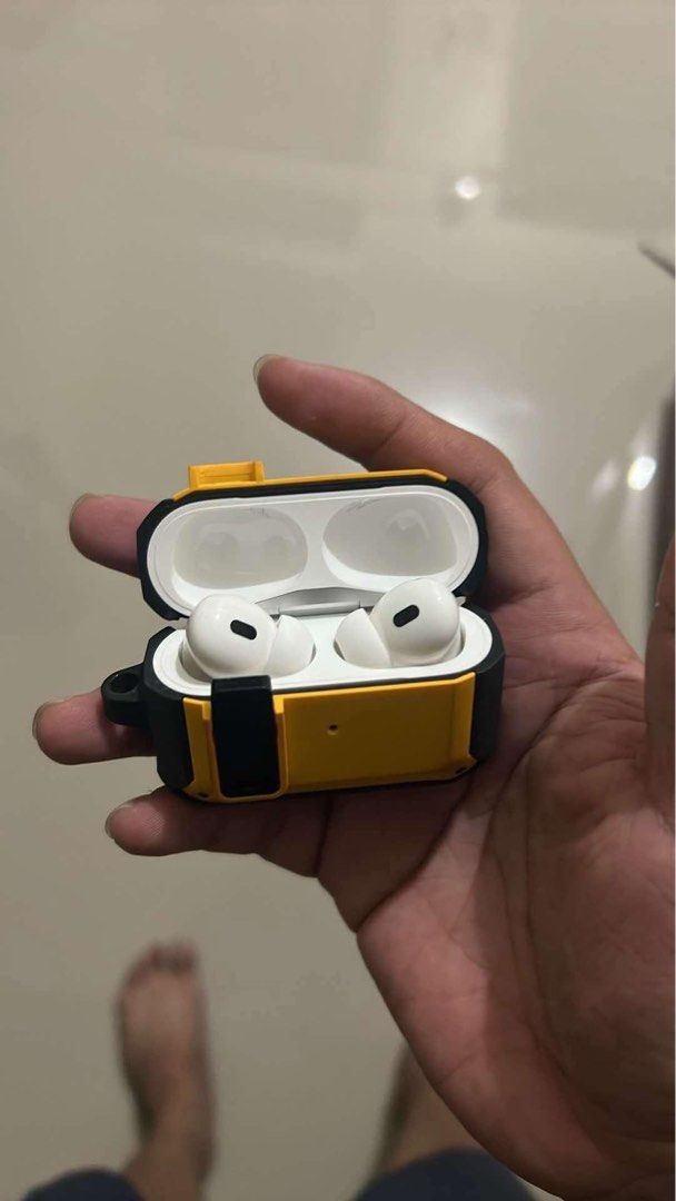 Airpod pro gen 2 (Category: Earphones) located in Caloocan City. Submitted by us_original_brand (Listing ID 1346329905, Image 2). Description: AIRPODS PRO GEN 2 BUDS ORIGINAL NOT AUTHENTIC OR ANY PREMIUM ETC…. BOUGHT FROM POWERMAC WITH ORIG BOX WITH SERIAL NUMBER WITH RECEIPT BOUGHT 2024 MINSAN LANG NAGAMIT .