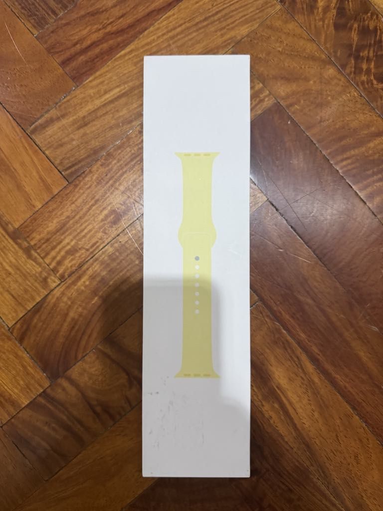 Authentic Apple Watch Wrist Bands size 44mm (Category: Luxury Watches) located in Makati City. Submitted by aja4817 (Listing ID 1346421286, Image 3). Description: Original Apple Watch wrist bands size 44mm bought in the States. Ten total bands for Php 1799 each: 2 brown 2 blue-ish/green 4 blue 1 yellow 1 orange.