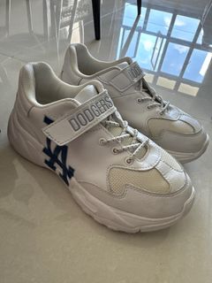 (Category: ) located in . Submitted by clearcloset (Listing ID 1346362032, Image 1). Description: .