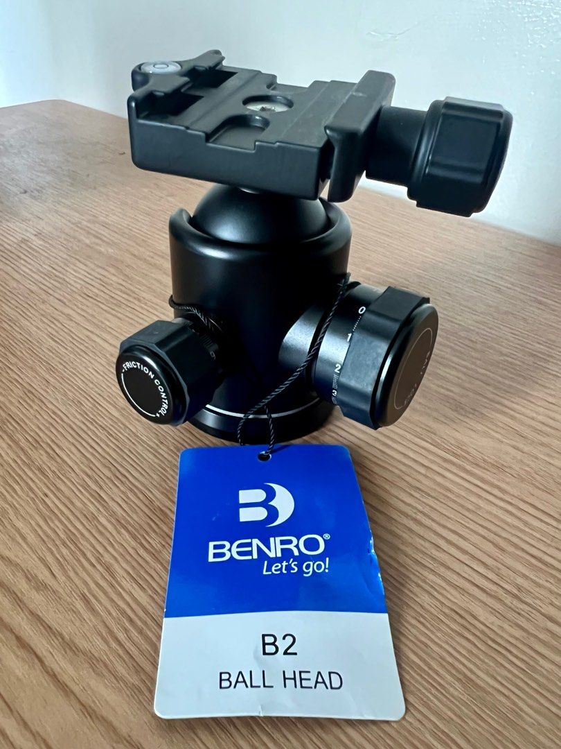 Benro B2 Ballhead (Category: Tripods & Monopods) located in Taguig. Submitted by LessThan (Listing ID 1346439791, Image 2). Description: For sale! Benro B2 Ballhead + PU60 Quick-loading Board This is my personal belonging. Almost brand new pa at halos hindi nagamit. No flaws or any issues. With box and accesories. Urgent need of money kaya need na ibenta. Bought in JG Superstore Facebook last May 2023 Meet-up only or pick-up to check this item pa