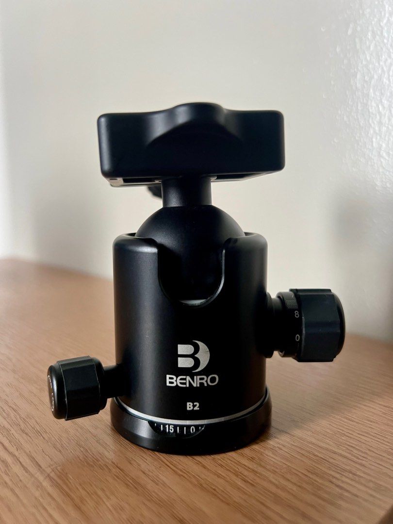 Benro B2 Ballhead (Category: Tripods & Monopods) located in Taguig. Submitted by LessThan (Listing ID 1346439791, Image 3). Description: For sale! Benro B2 Ballhead + PU60 Quick-loading Board This is my personal belonging. Almost brand new pa at halos hindi nagamit. No flaws or any issues. With box and accesories. Urgent need of money kaya need na ibenta. Bought in JG Superstore Facebook last May 2023 Meet-up only or pick-up to check this item pa