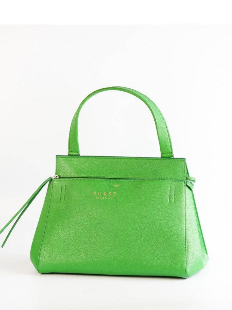 Celine Edge Medium Hand Bag in Green Leather (Category: Luxury Bags & Wallets) located in Taguig. Submitted by pursemaison (Listing ID 1346431376, Image 1). Description: Celine Edge Medium Hand Bag in Green Leather ✨Php 33,000 *Additional 4% for straight credit card payments *Available for 3 months layaway with 1% interest per month *BDO credit card up to 36 mos & Citibank credit card up to 24 mos (with interest) CONDITION: Excellent condition wi