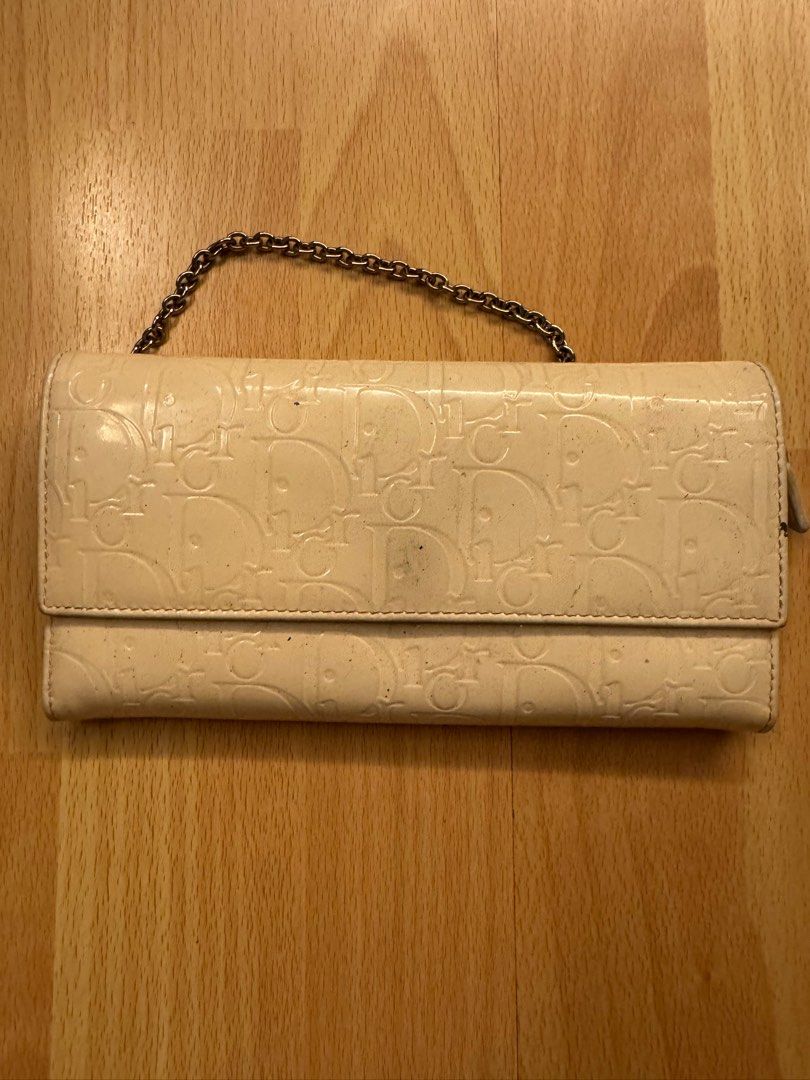 Christian Dior Wallet on Chain (Category: Luxury Bags & Wallets) located in Pasig City. Submitted by michaquino-60996 (Listing ID 1346446539, Image 1). Description: Authentic .