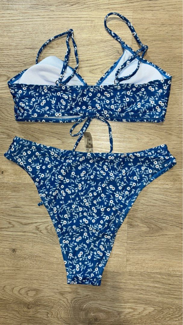 (S) Floral Two Piece Bikini / Swimsuit (Category: Bikinis & Swimsuits) located in Manila. Submitted by inthemetro (Listing ID 1346383057, Image 2). Description: SHEIN Blue Floral Print Two-piece Bikini / Swimsuit (S) New and never worn. MOP: GCash Loc: Manila Delivery: Grab express / Lalamove for same day delivery, and J&T DM for more pictures .