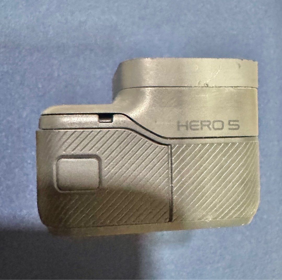 Go Pro Hero 5 Black (Category: Cameras) located in Manila. Submitted by snuffy5 (Listing ID 1346331167, Image 2). Description: Lightly used. Includes 2 batteries, remote control (needs new battery) plus 2 cases..