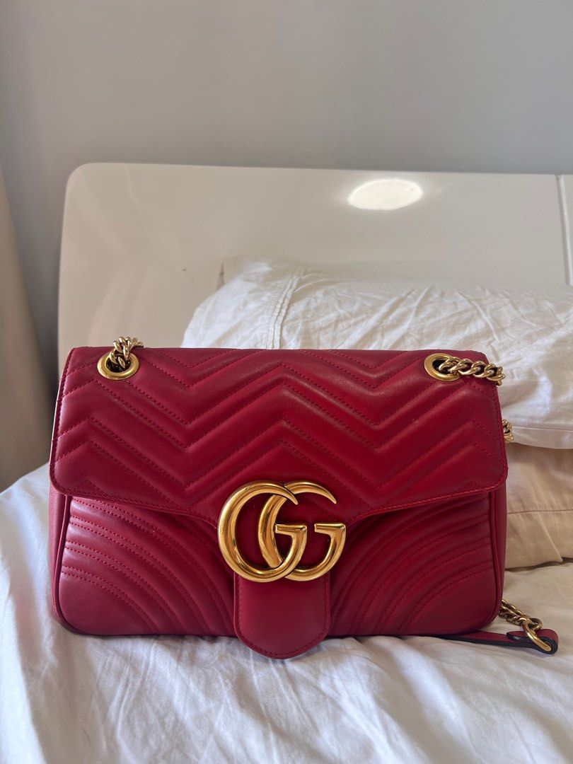 Gucci Marmont (Category: Luxury Bags & Wallets) located in Las Pinas. Submitted by odee25 (Listing ID 1346328120, Image 1). Description: Entrupy certified! Gucci marmont medium size in Red leather .