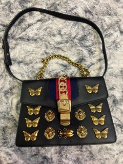 (Category: ) located in . Submitted by stylewithpreloved (Listing ID 1346340469, Image 1). Description: .