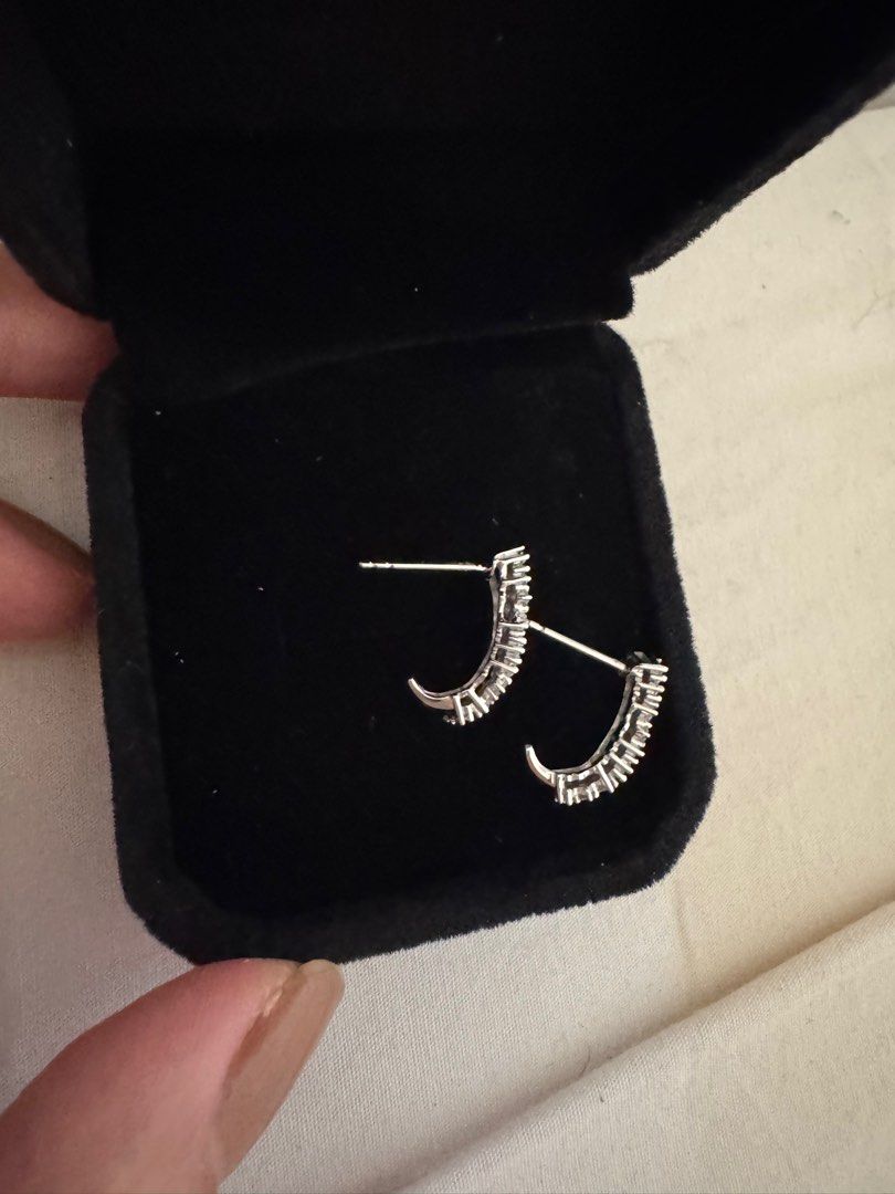 Half Loop Diamond Earrings (Category: Earrings) located in Bocaue. Submitted by arnssss (Listing ID 1346371718, Image 2). Description: Half loop brilliant cut round and baguette. 0.440tcw all natural diamonds 18k white gold HK setting 1.73g, 16mm. Bought for 20k.