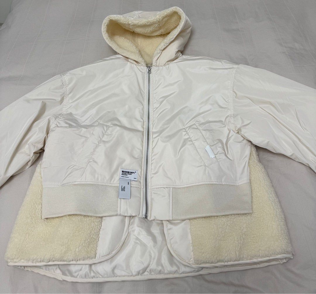 Jacket （分類：外套及戶外衣服）位於 Hong Kong。 由 betta330 提交（商品編號 1346382261，圖片 4）。簡介： Used only one time, too big for me。