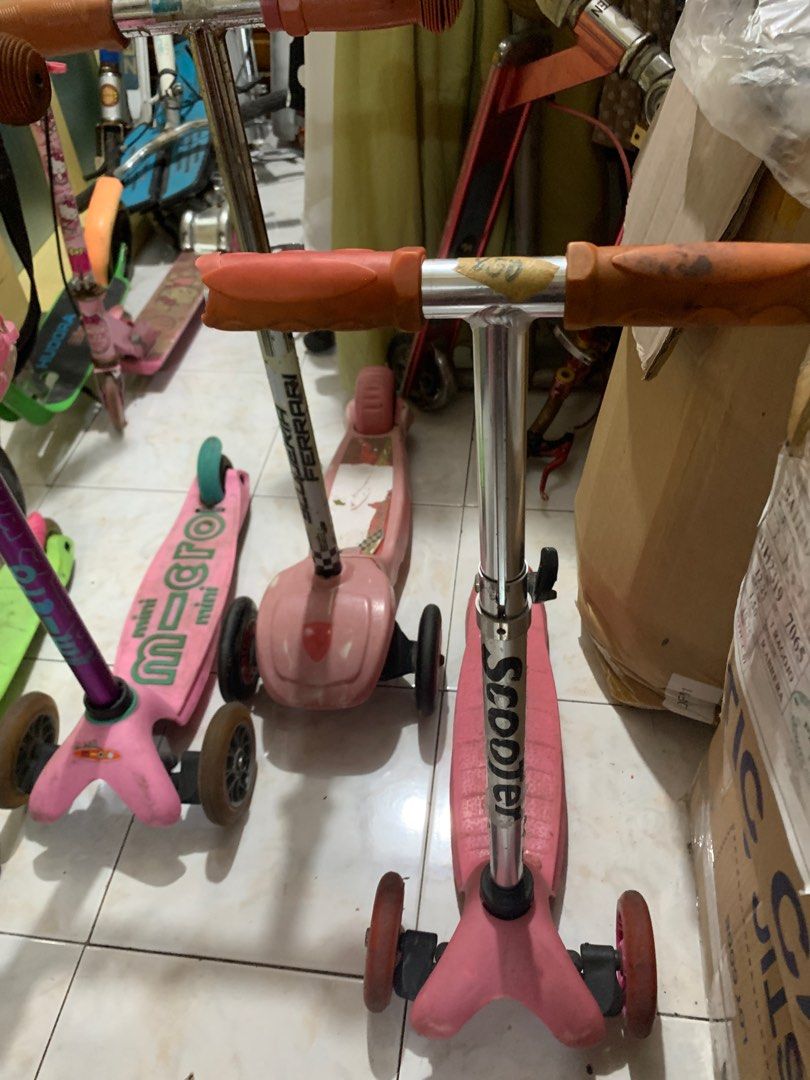 Kick scooters (Category: Skates, Rollerblades & Scooters) located in Manila. Submitted by akotisay (Listing ID 1346306024, Image 2). Description: .