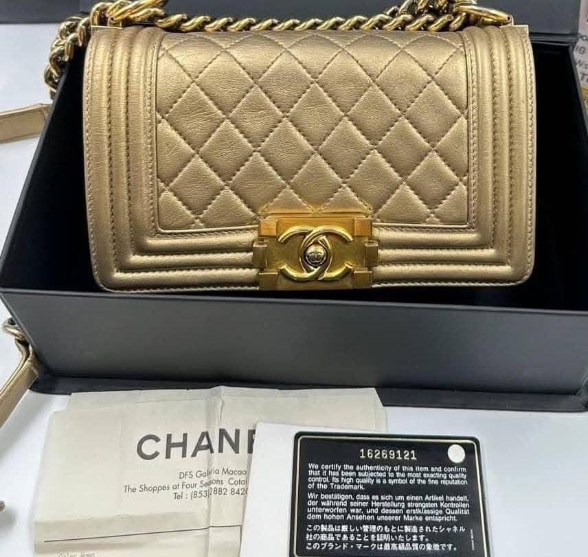 Leboy small (Category: Luxury Bags & Wallets) located in Butuan. Submitted by jen_pre (Listing ID 1346419026, Image 1). Description: Boy 8 Lambskin GHW ♣️9/10 ♣️box, bill, card (16).