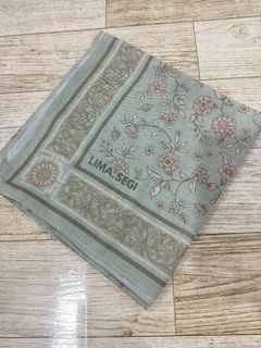 (Category: ) located in . Submitted by preloved.rose101 (Listing ID 1346310952, Image 1). Description: .