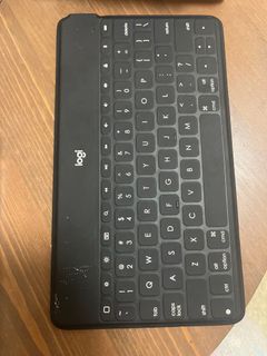 Logitech Bluetooth keyboard 藍牙鍵盤 for iPad or iPhone
