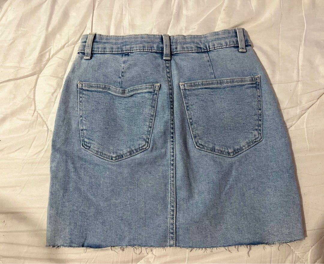Mini skirt (Category: Skirts) located in Cavite. Submitted by ynaah57 (Listing ID 1346459205, Image 2). Description: .