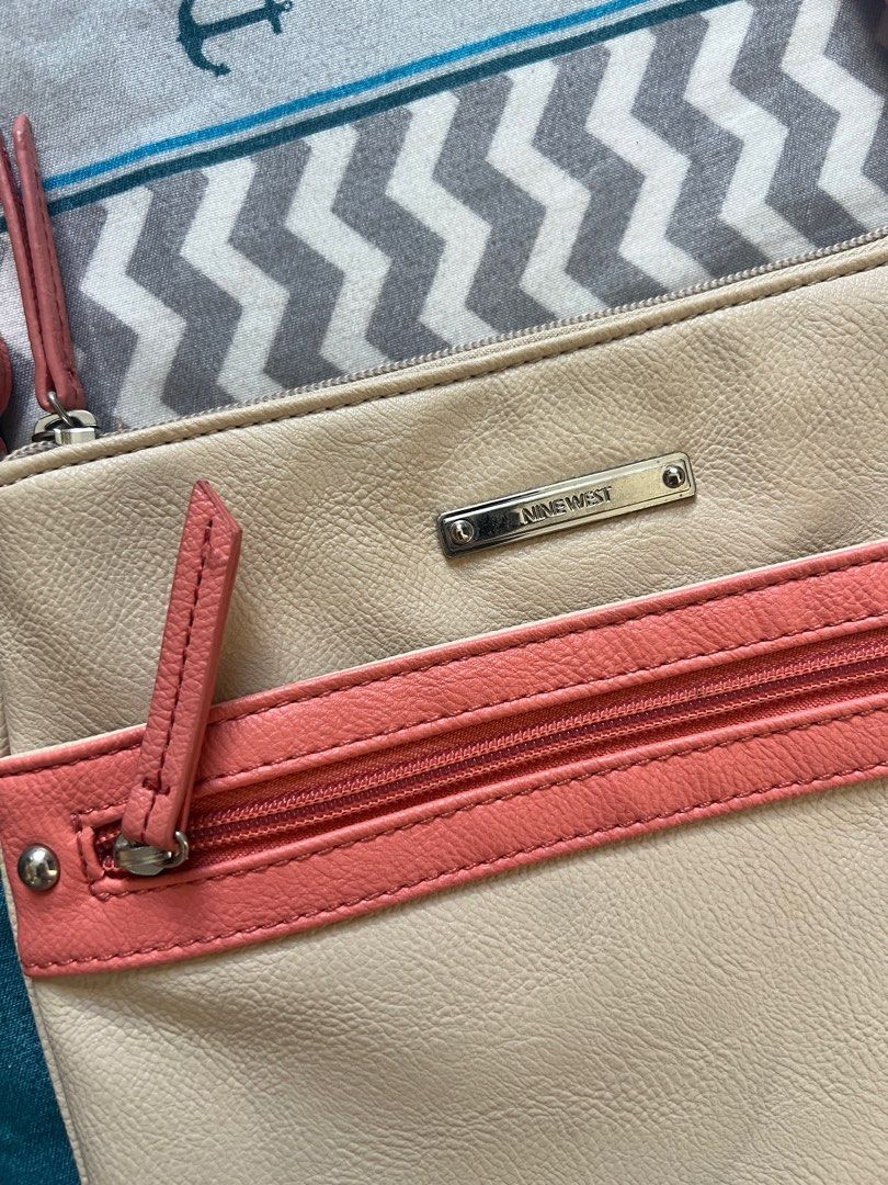 Nine West Cross-body Bag (Category: Cross-body Bags) located in Paranaque City. Submitted by ynaah_ (Listing ID 1346412384, Image 2). Description: Original Nine West Cross-body Bag — From US; Unused .