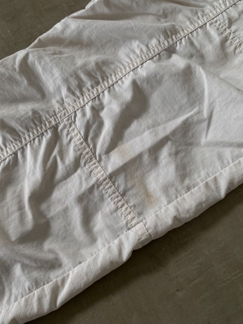 nylon parachute pants (Category: Other Bottoms) located in Bacolod City. Submitted by found.objects (Listing ID 1346436863, Image 3). Description: good for bouldering/climbing ~ light stains (1-3cm) in last pic.